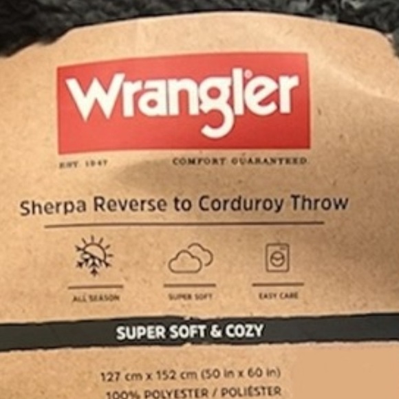NWT WRANGLER Sherpa Reverse to Corduroy Throw - Picture 4 of 10